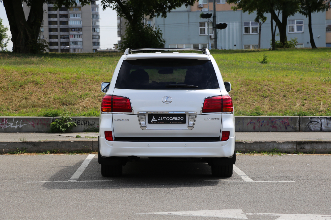 Lexus LX