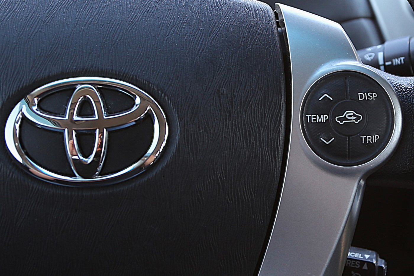 Toyota Prius v