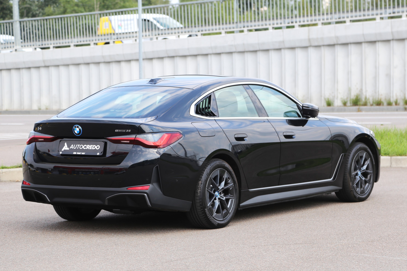 BMW i4