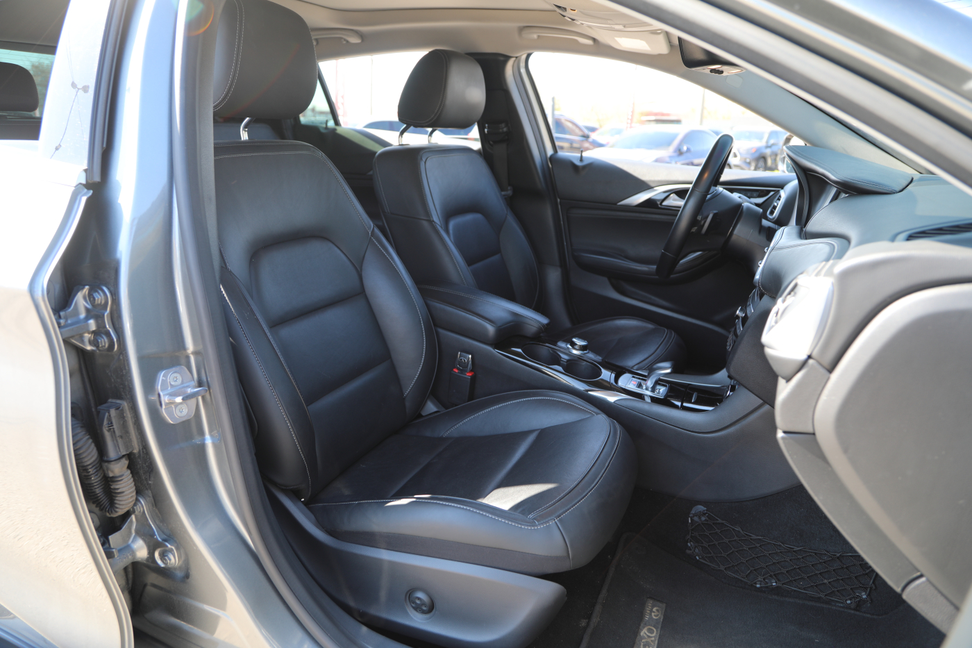 Infiniti QX30