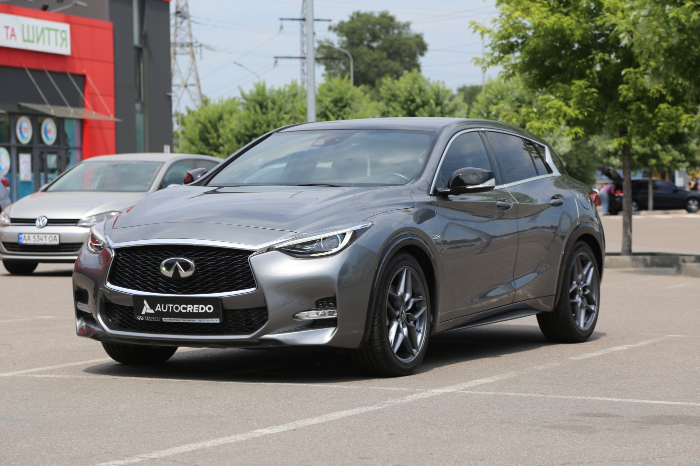 Infiniti Q30