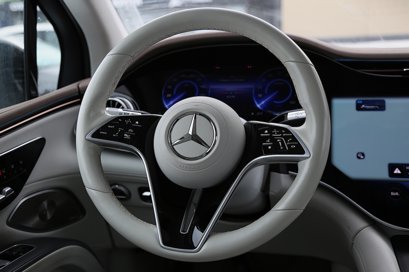 Mercedes-Benz EQS SUV