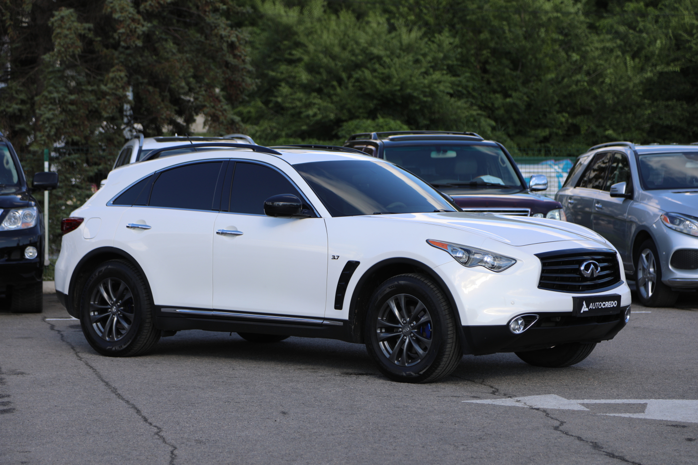 Infiniti QX70