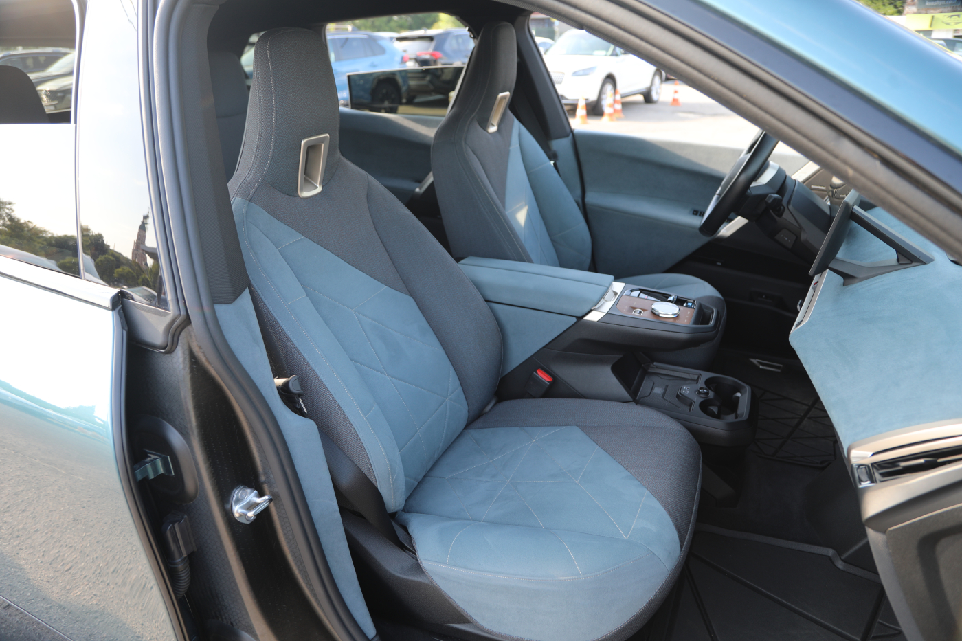 BMW iX