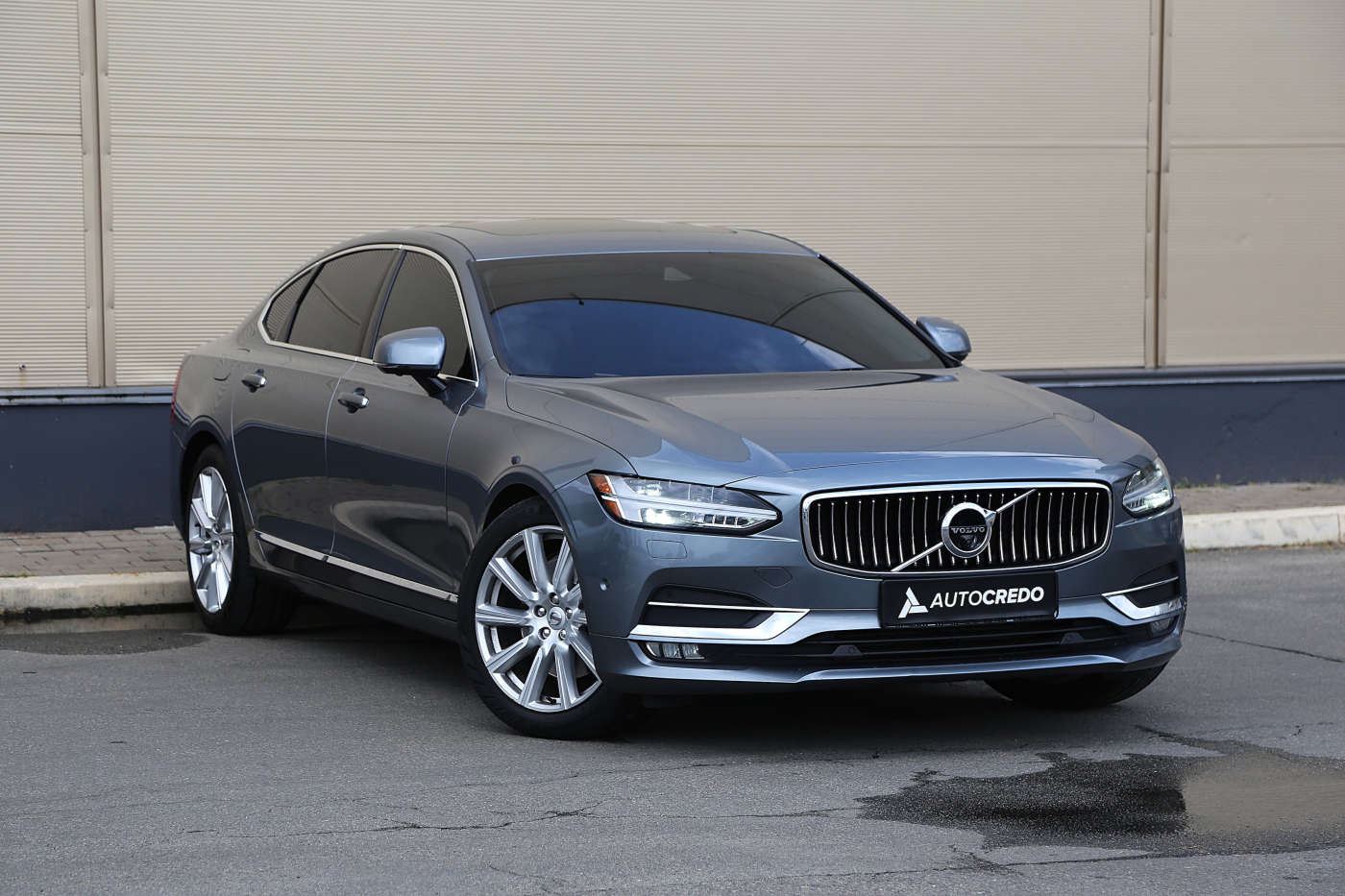 Volvo S90