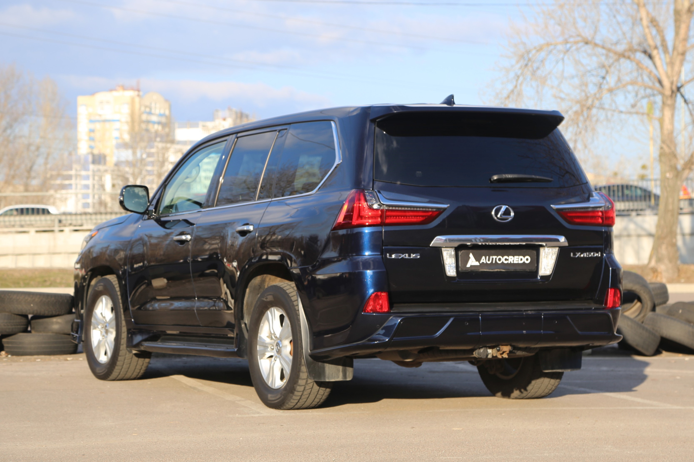 Lexus LX