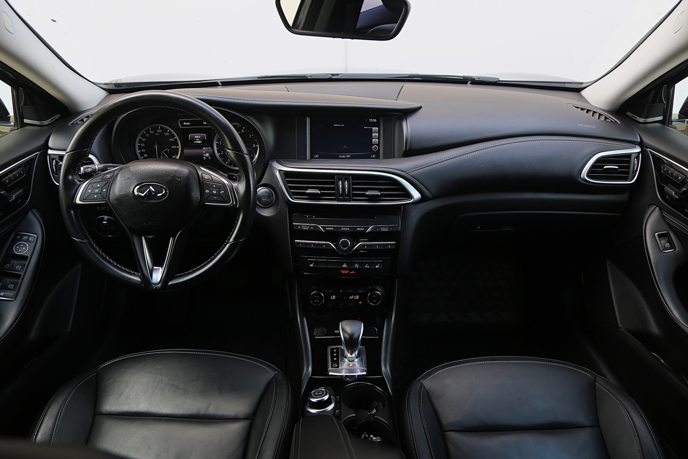Infiniti QX30