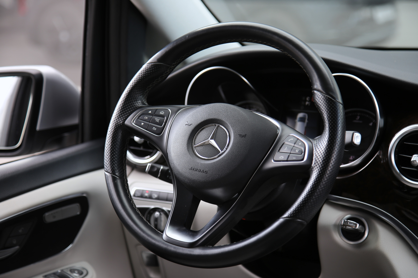Mercedes-Benz V-Class