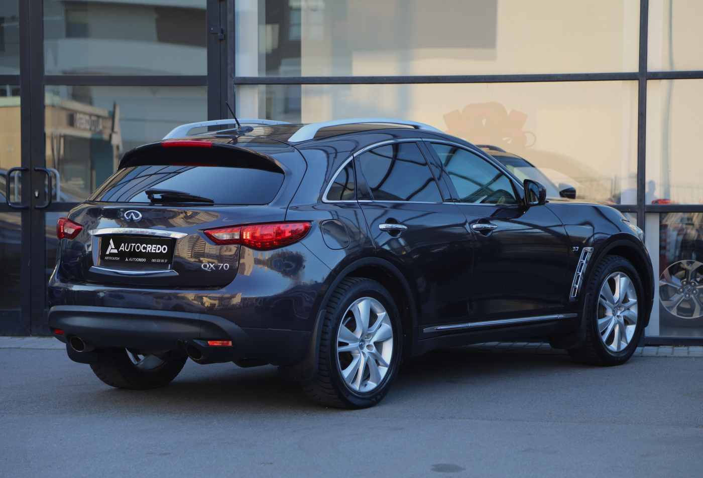 Infiniti QX70