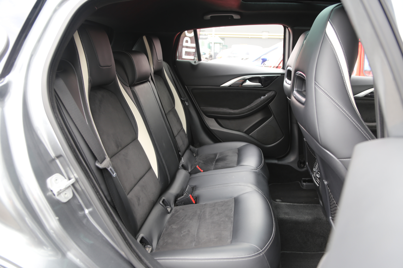 Infiniti Q30