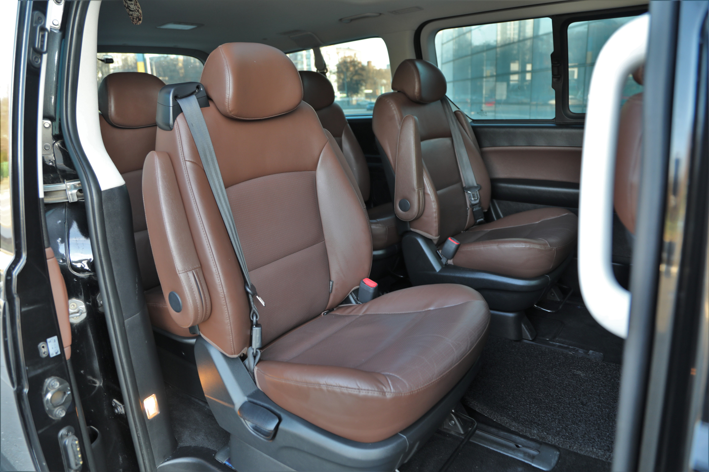 Hyundai Starex