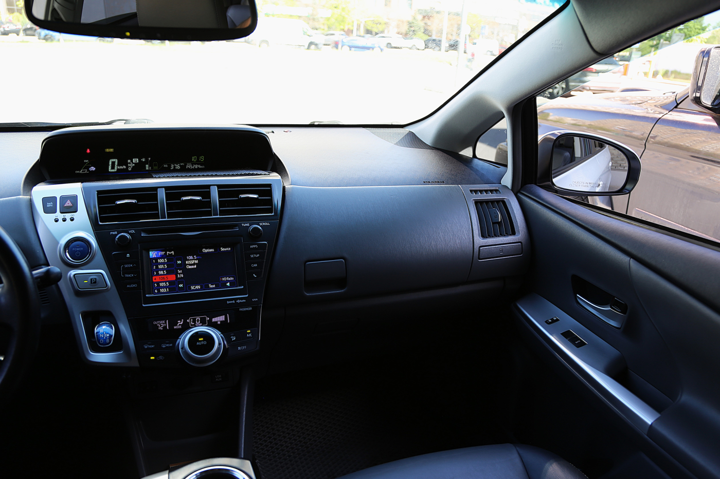 Toyota Prius v