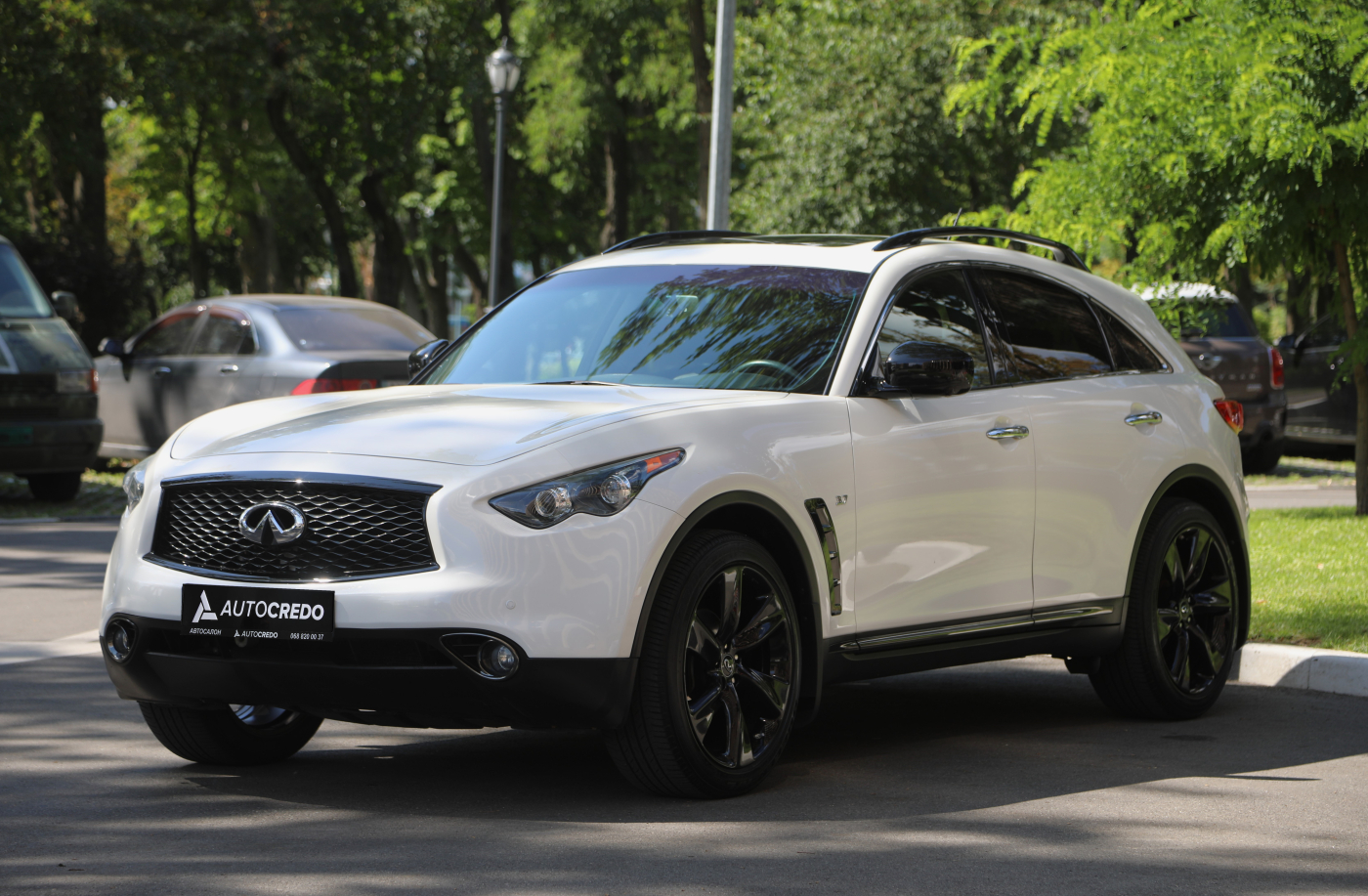 Infiniti QX70