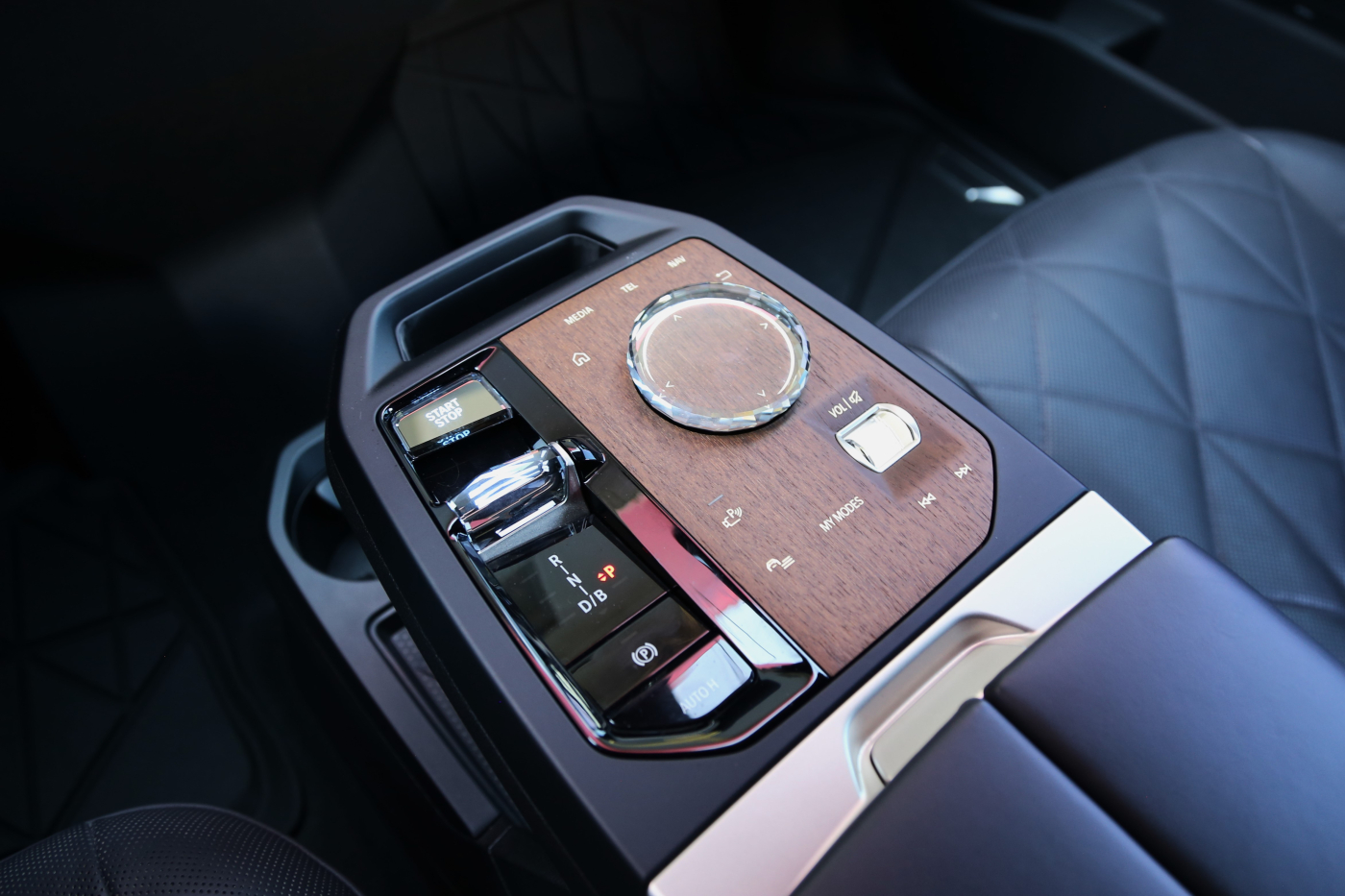 BMW iX