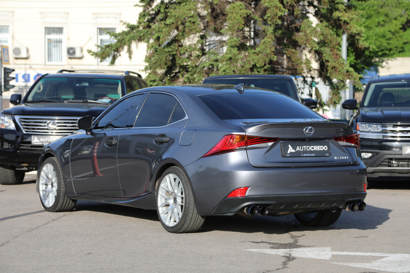 Lexus IS