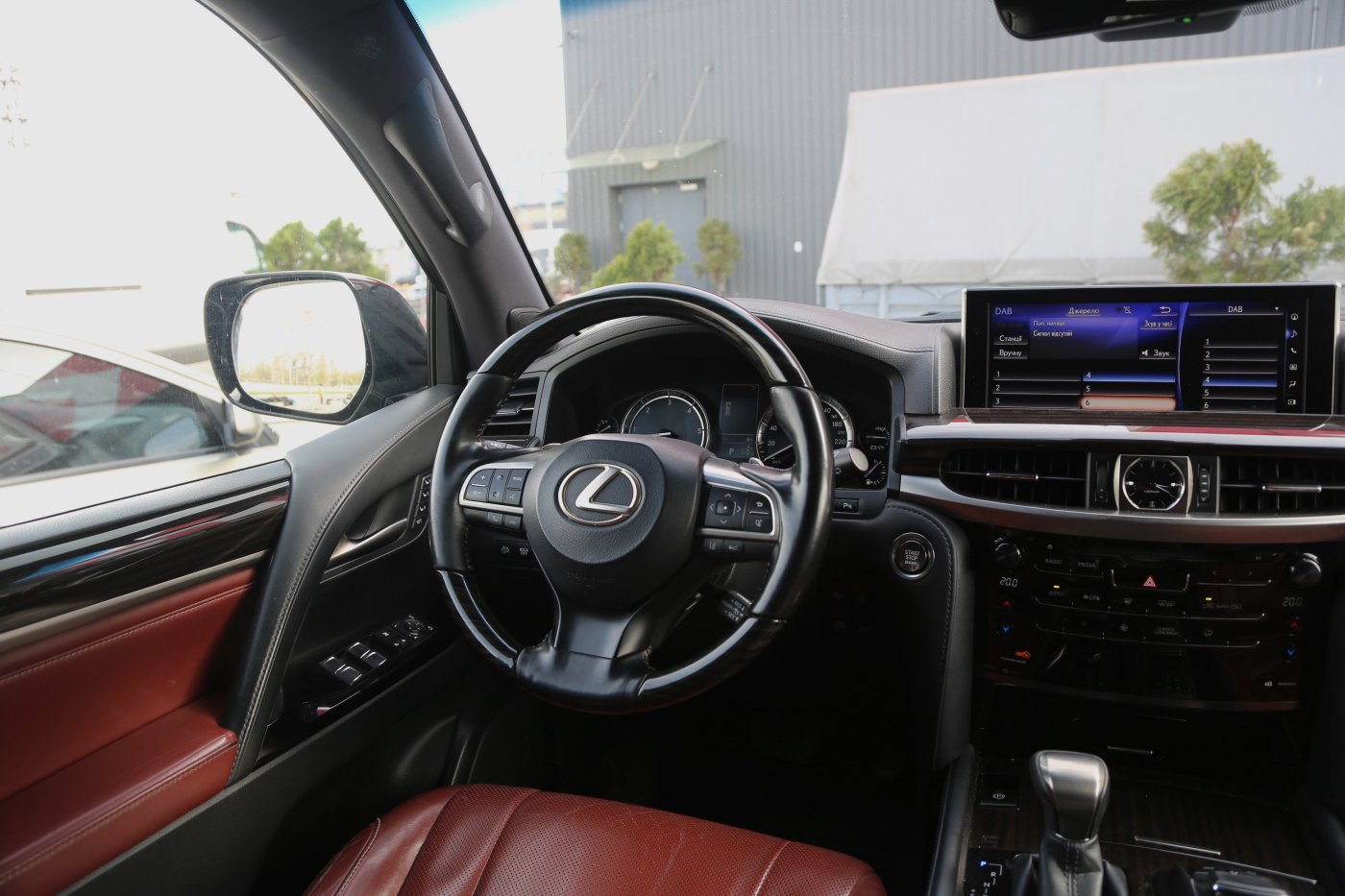Lexus LX