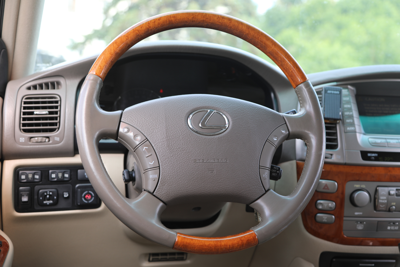 Lexus LX