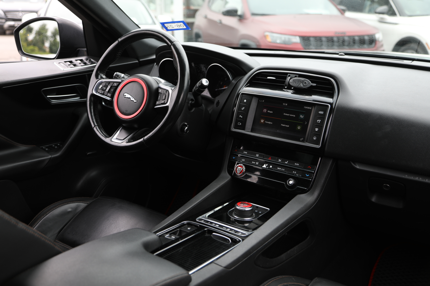 Jaguar F-Pace