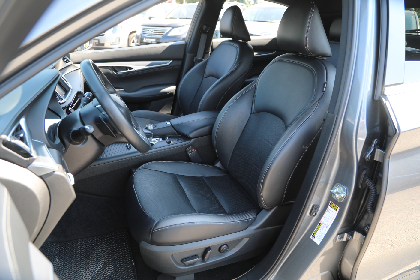 Infiniti QX55