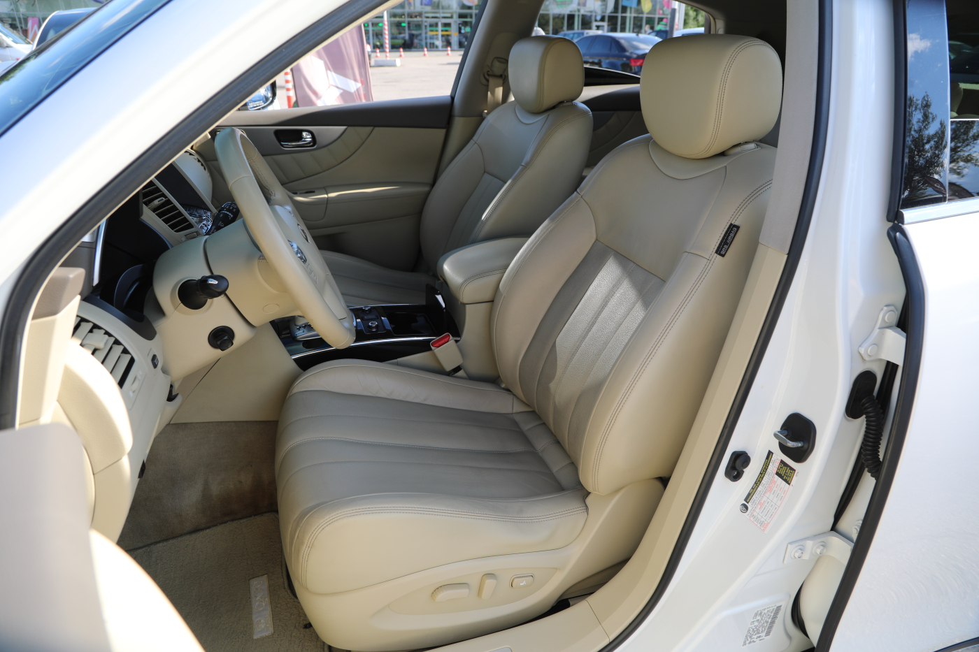 Infiniti QX70