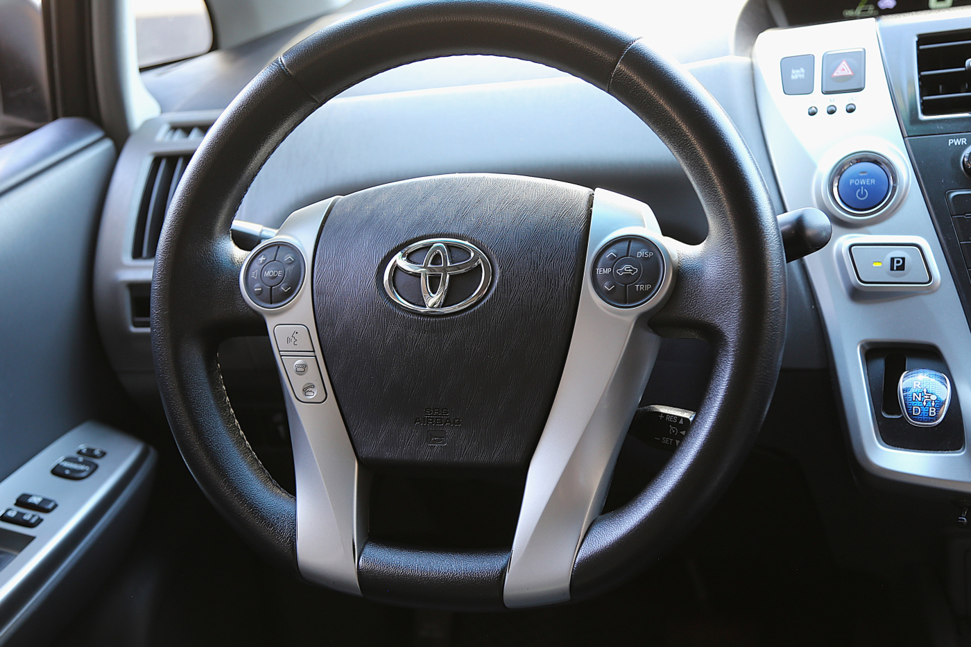 Toyota Prius v