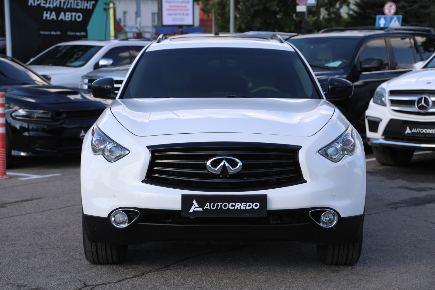 Infiniti QX70
