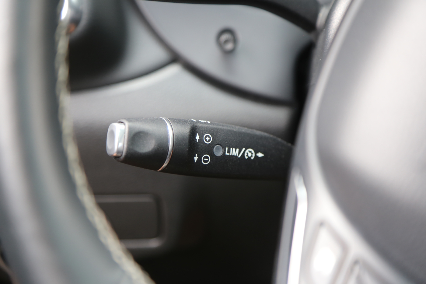 Infiniti Q30
