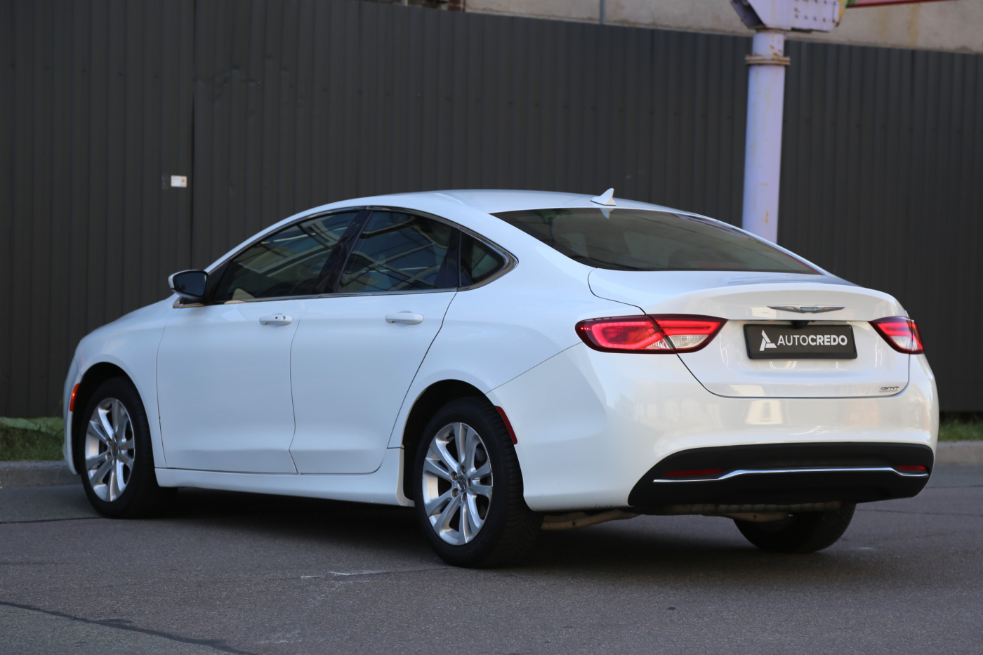 Chrysler 200