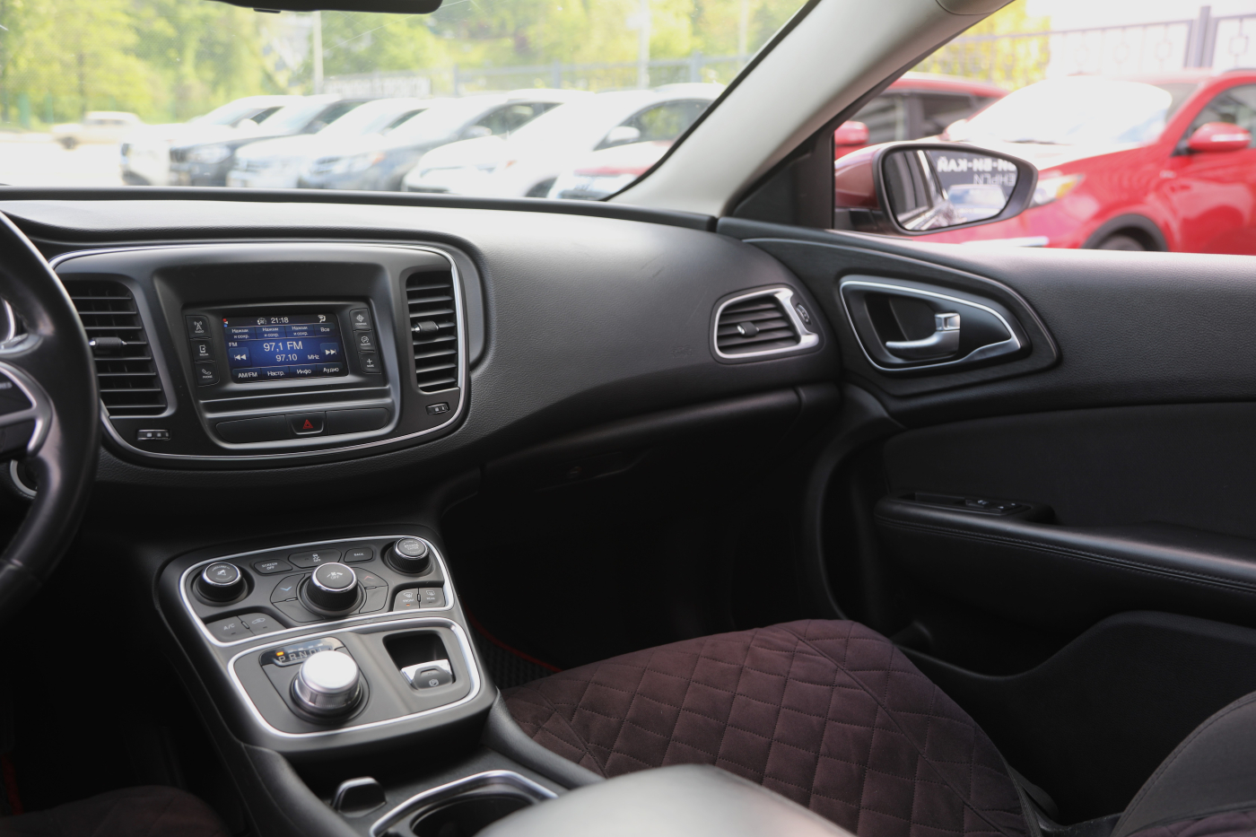 Chrysler 200