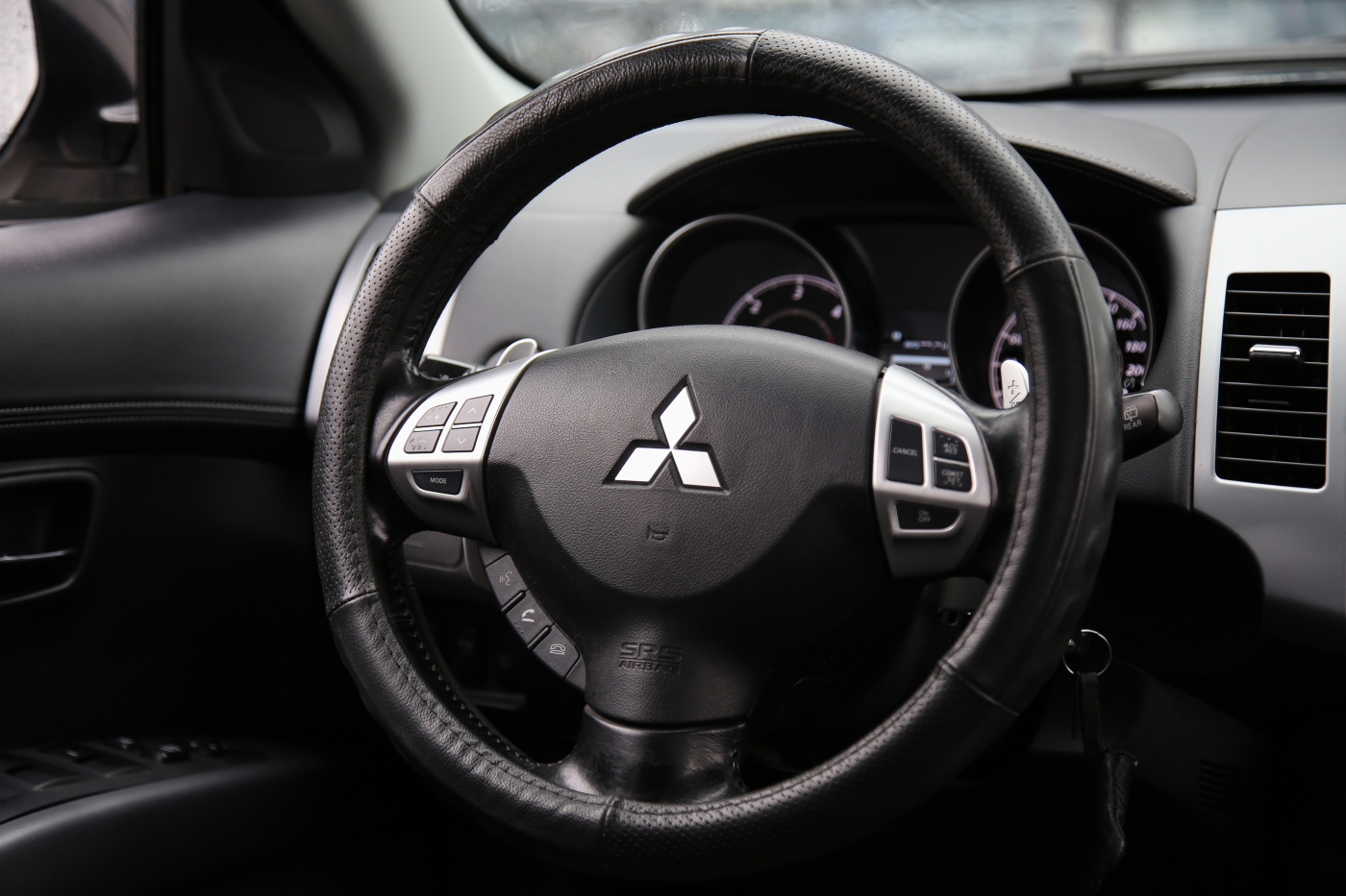 Mitsubishi Outlander XL
