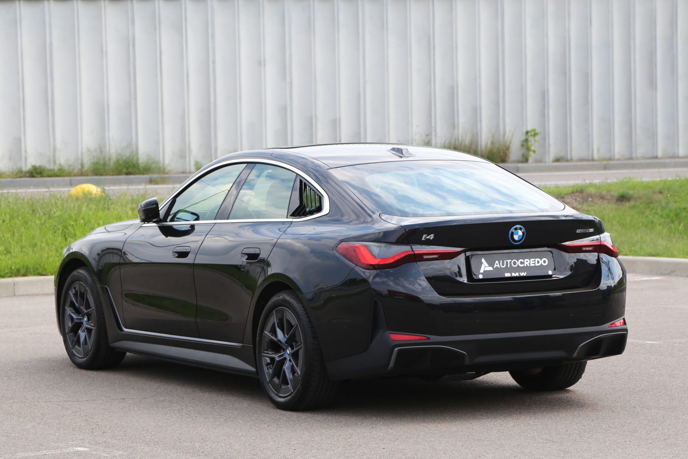 BMW i4