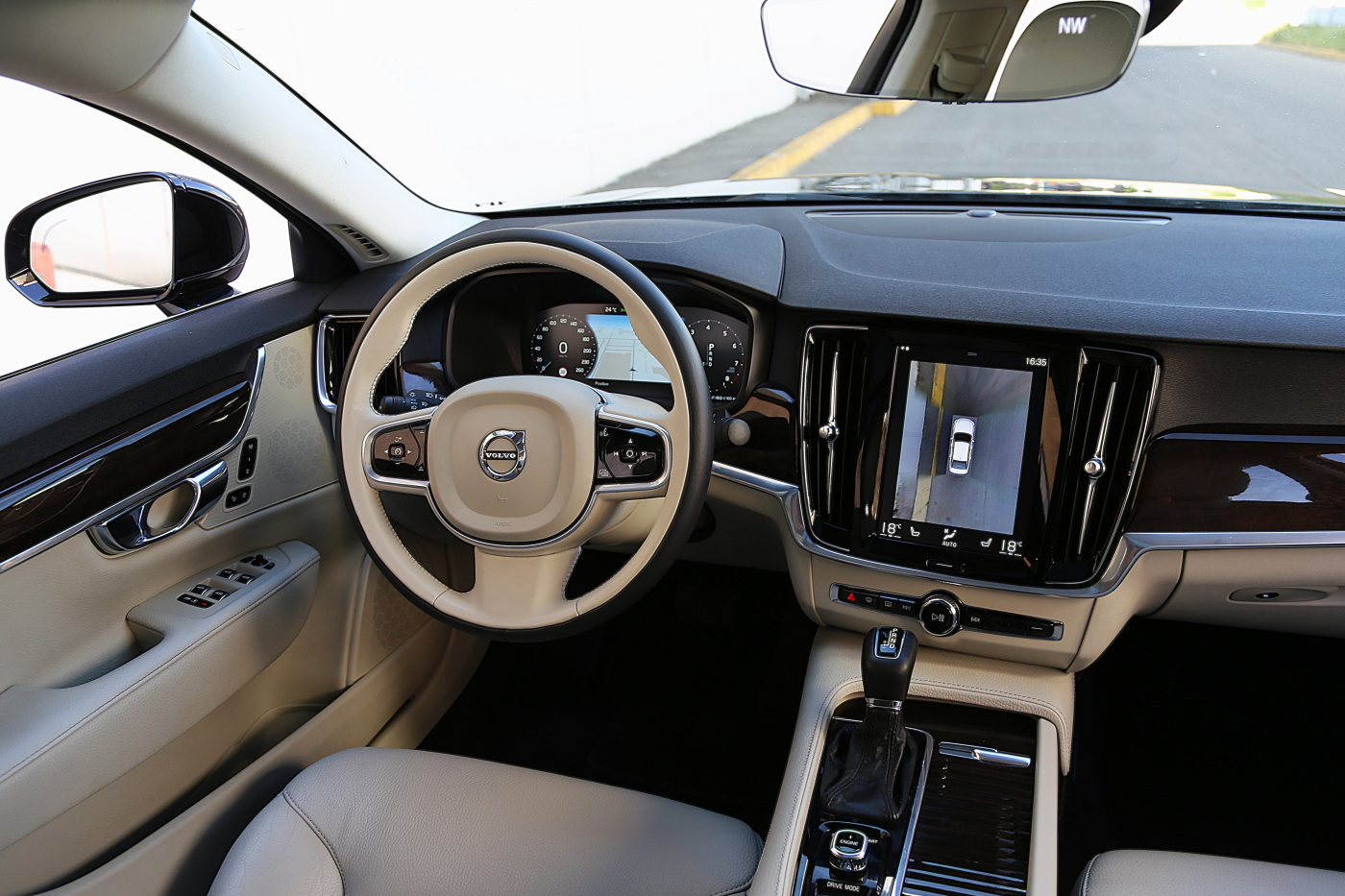 Volvo S90