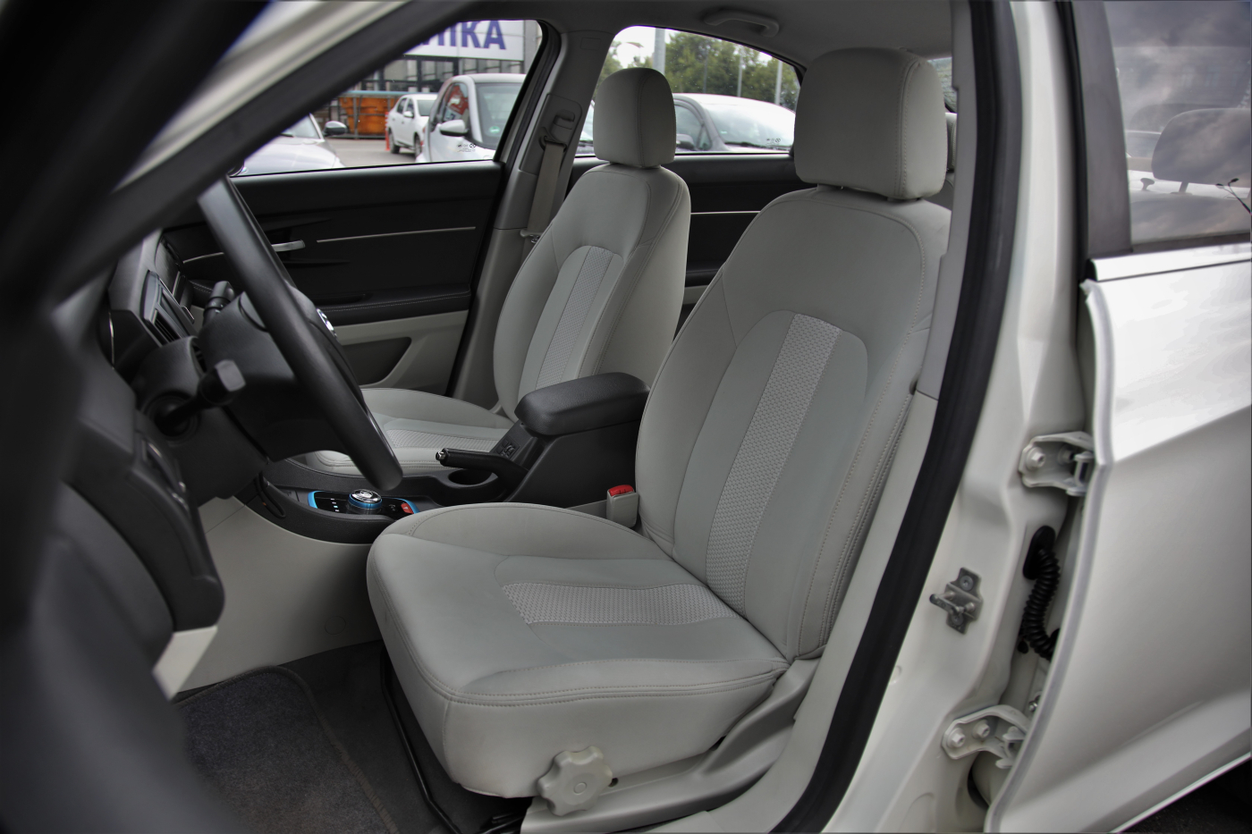 BAIC EU260