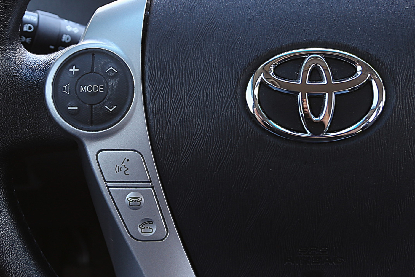 Toyota Prius v
