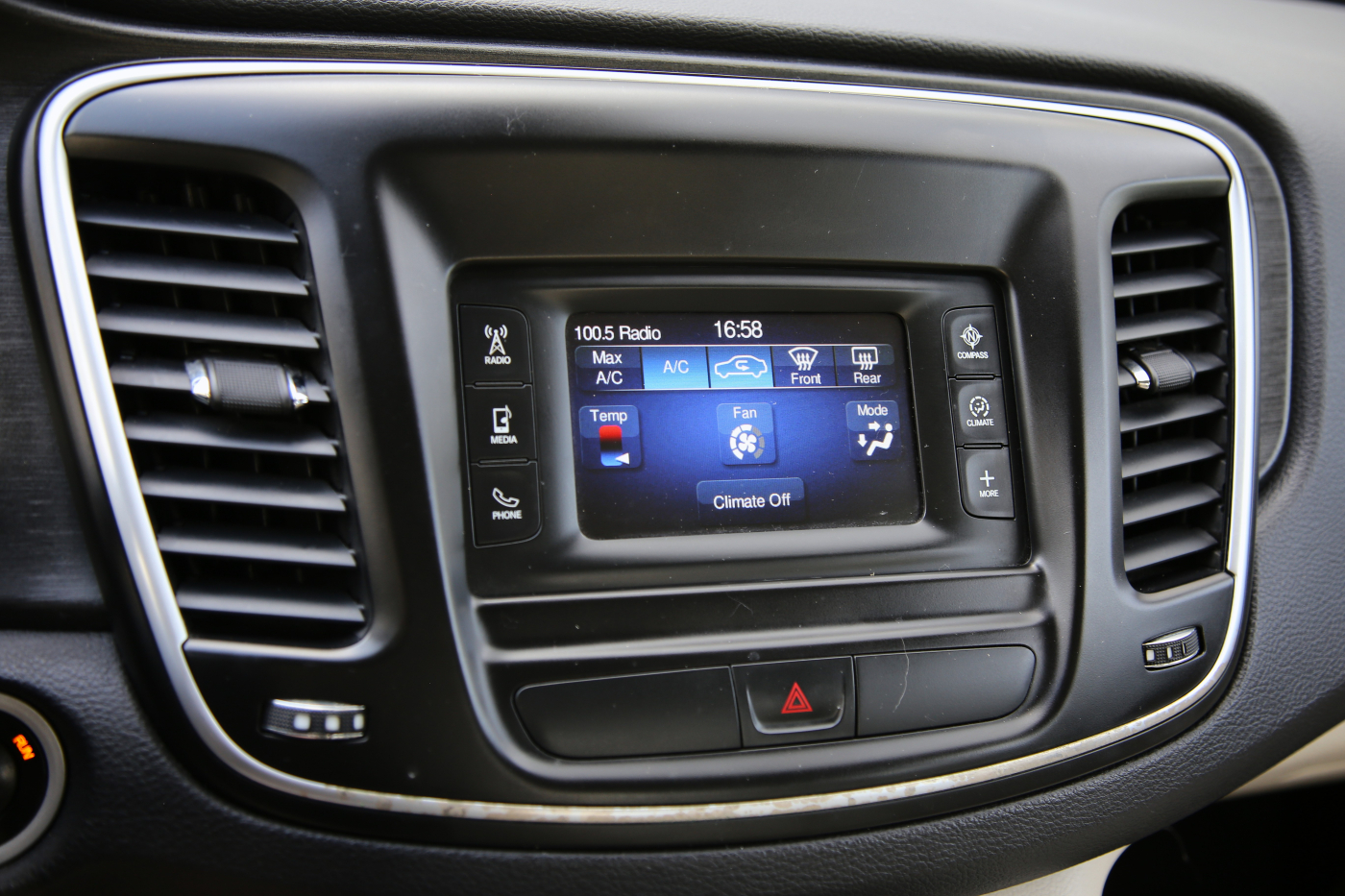 Chrysler 200